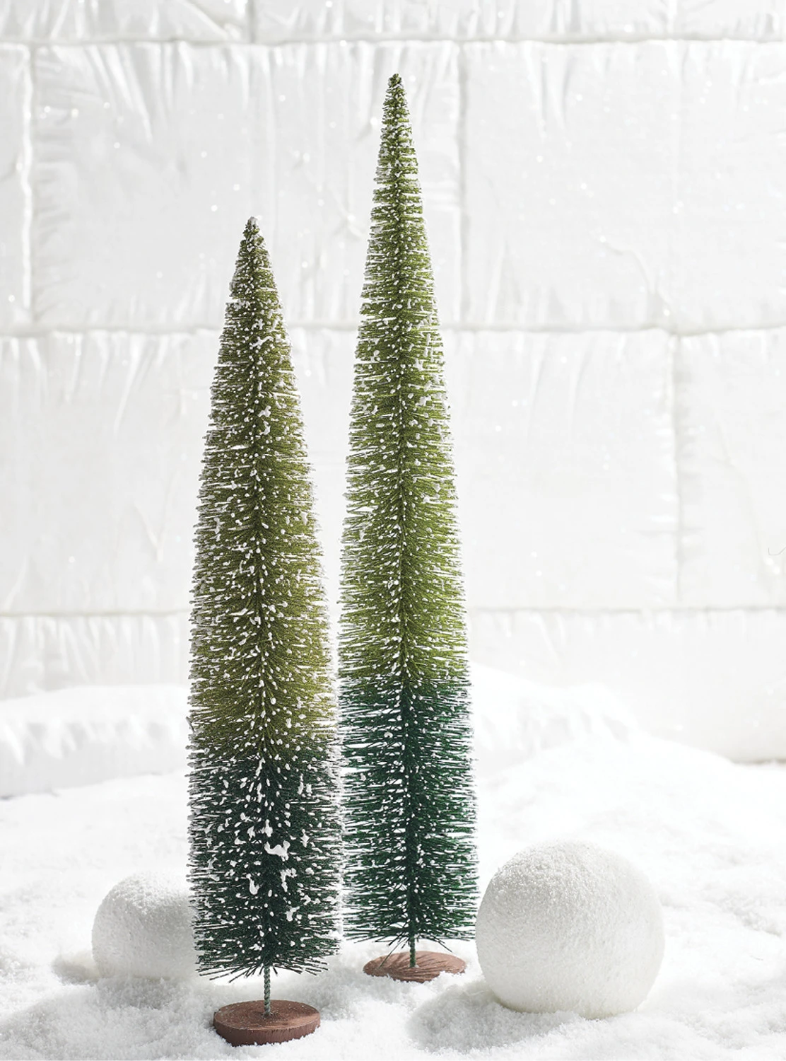 Raz Large 23" Two Tone Bottle Brush Christmas Tree Decoration 4219186 Raz Large 23" Two Tone Bottle Brush Christmas Tree Decoration 4219186 -The Jolly Christmas Shop 4219186 29774.1657669826