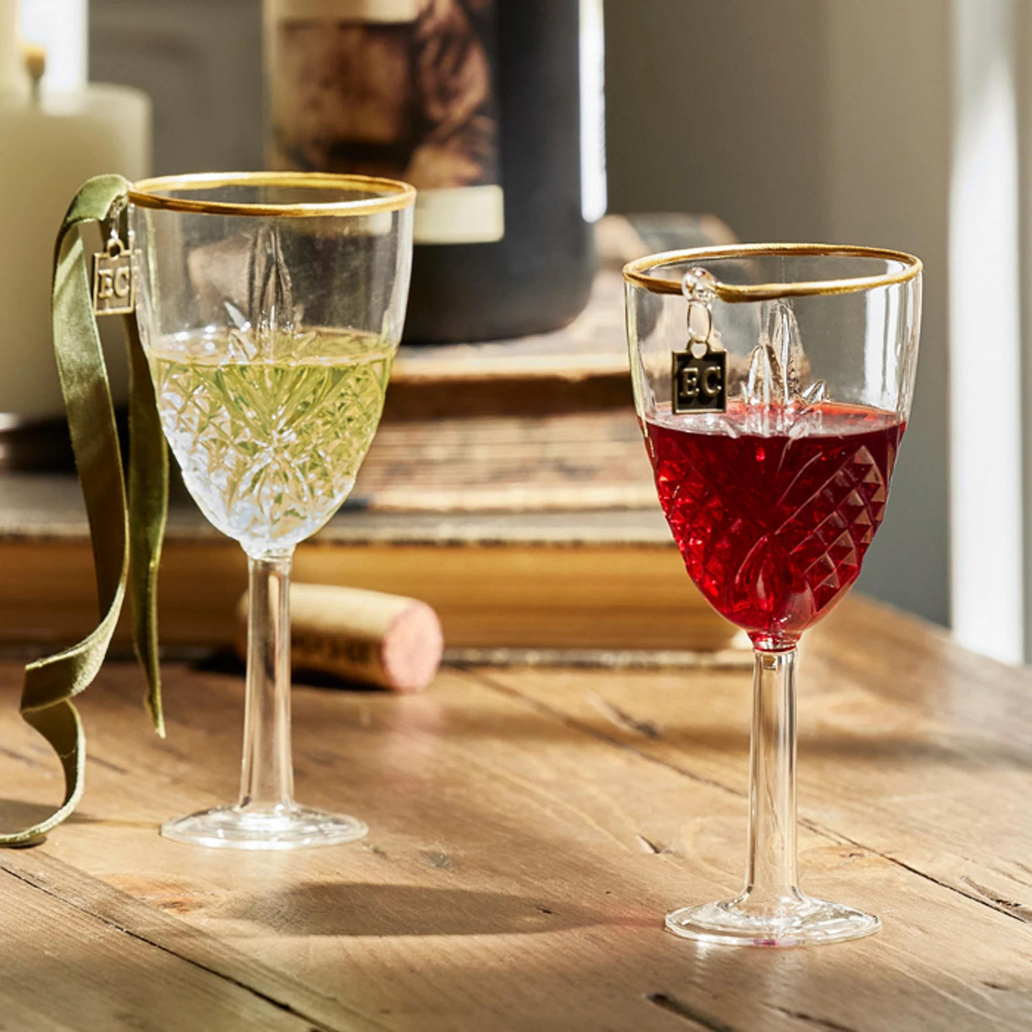 Raz Eric Cortina 5.5" Elegant Red or White Wine Glass Christmas Ornament 4353122 Raz Eric Cortina 5.5" Elegant Red Or White Wine Glass Christmas Ornament 4353122 -The Jolly Christmas Shop 4353122 edit 99496.1691076339