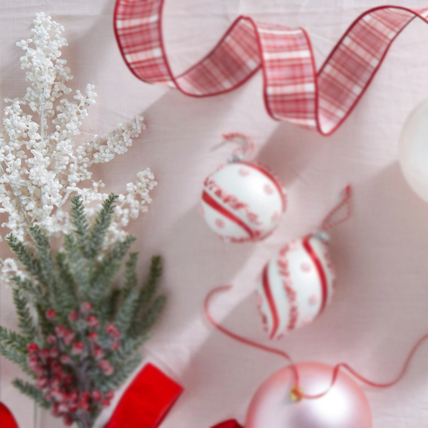 Raz 29" Snowy White Berry Christmas Tree Spray F4306670 Raz 29" Snowy White Berry Christmas Tree Spray F4306670 -The Jolly Christmas Shop F4306670 edit 95807.1686750335