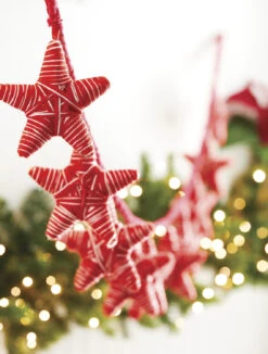 Raz 6' Red And White Yarn Star Christmas Tree Garland G4160800