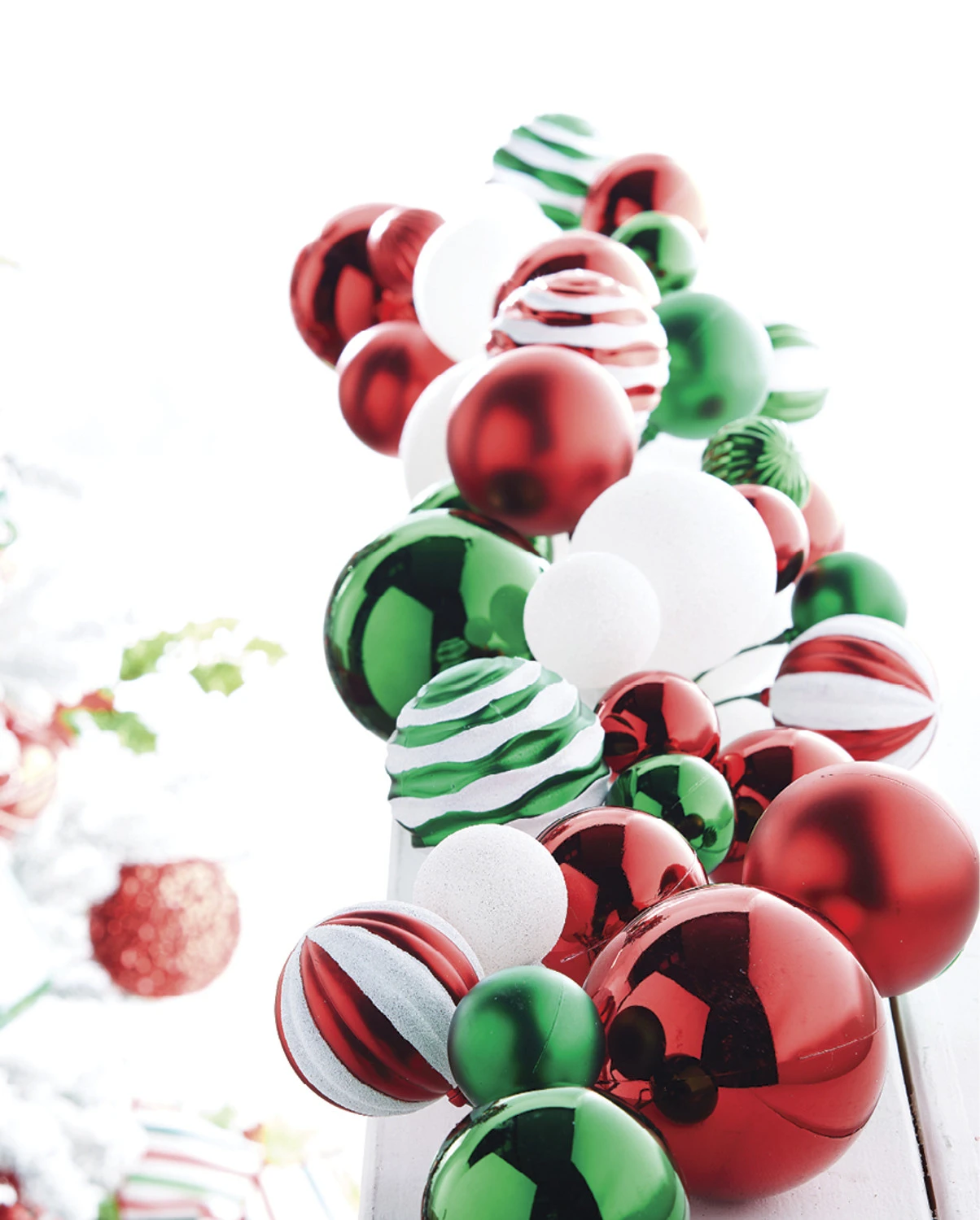 Raz 4' Green, Red, And White Mixed Ball Christmas Garland G4032704