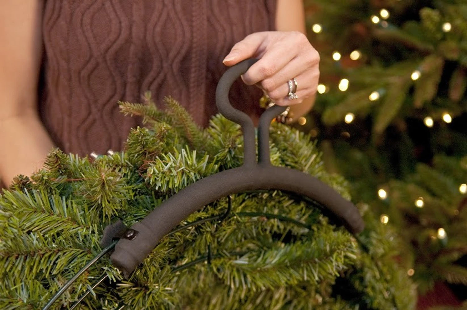 Treekeeper 36" Foam Lined Wreath Keeper with Removable Handle TK-10112 Treekeeper 36" Foam Lined Wreath Keeper With Removable Handle TK-10112 -The Jolly Christmas Shop apivpkw8a 31687.1646091867